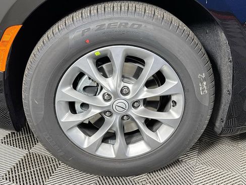 New 2026 Chrysler Pacifica Limited FWD image 34