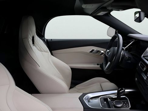 Used 2019 BMW Z4 sDrive30i w/ M Sport Package RWD image 13