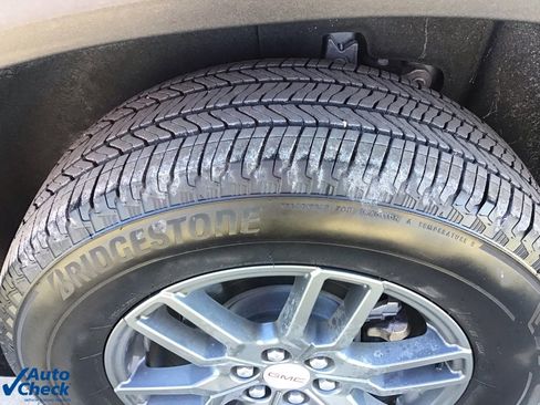 Used 2025 GMC Acadia Elevation image 47