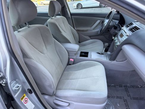 Used 2007 Toyota Camry LE image 19