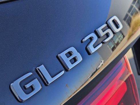 Used 2025 Mercedes-Benz GLB 250 4MATIC image 18