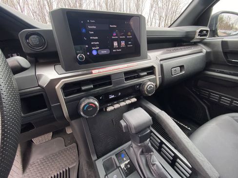 Certified 2025 Toyota Tacoma SR5 image 22