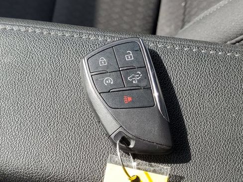 Used 2024 Chevrolet Silverado 1500 LT AWD/4WD image 32
