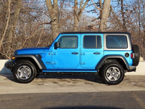 Used 2022 Jeep Wrangler Unlimited Sport image 7