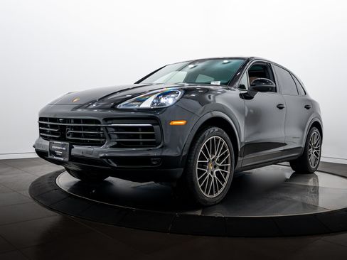 Certified 2023 Porsche Cayenne Platinum Edition AWD/4WD image 1