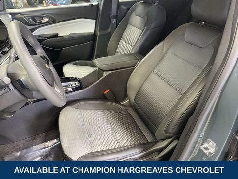 Used 2025 Chevrolet Trax LT FWD image 26