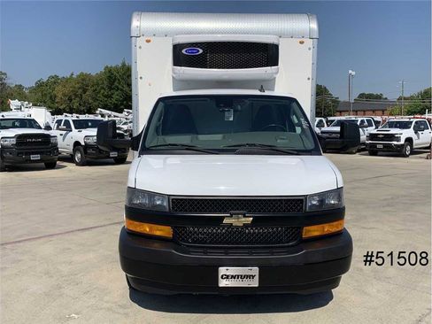 Used 2022 Chevrolet Express 4500 Extended w/ Power Convenience Package image 13