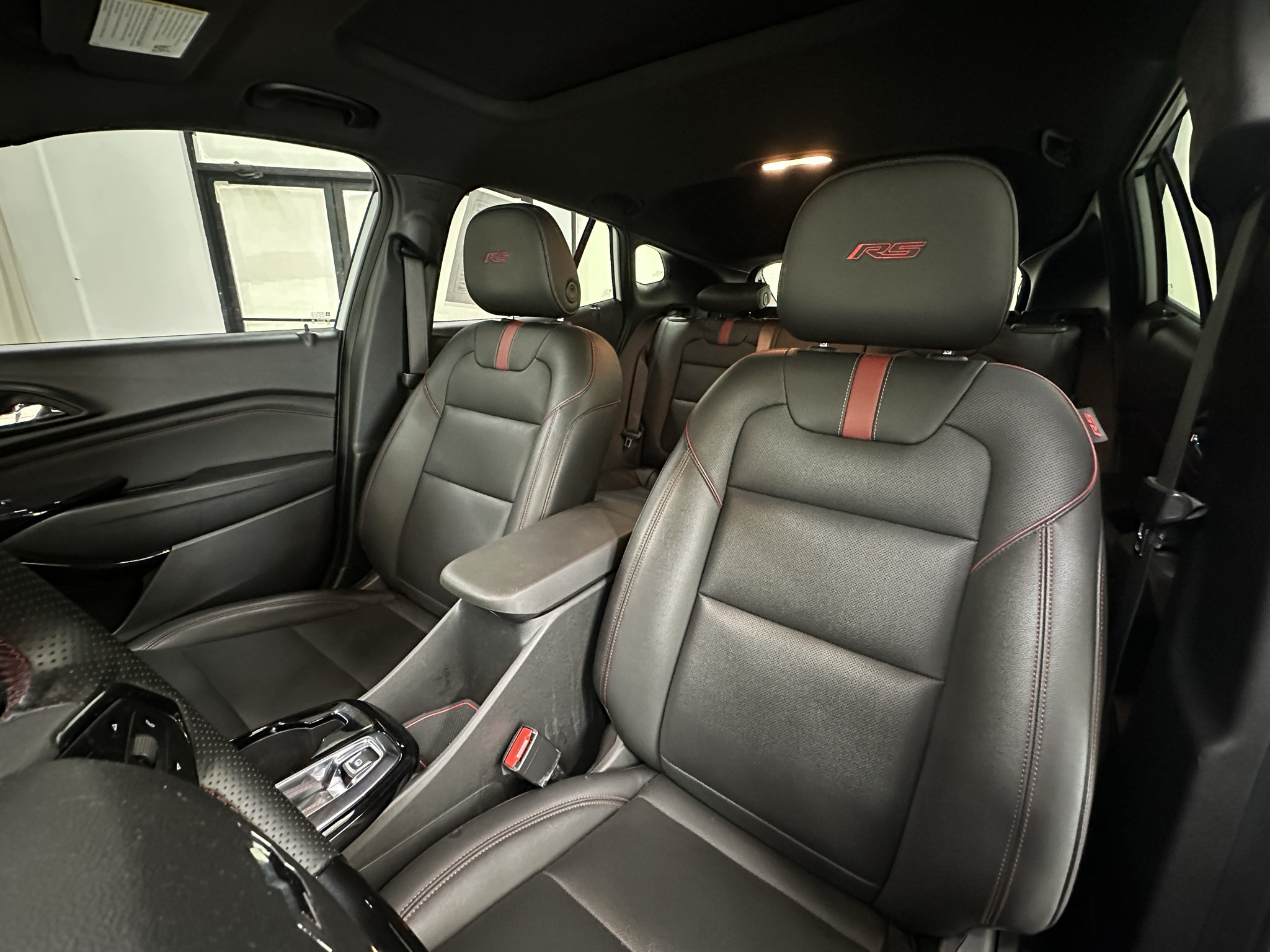 Used 2025 Chevrolet Trax RS w/ Sunroof Package FWD image 27