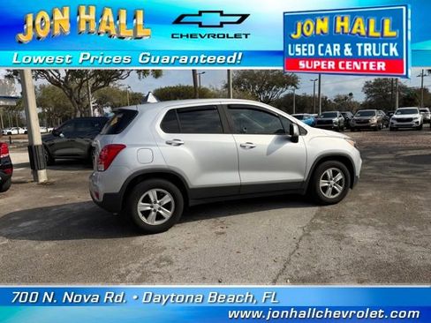 Used 2020 Chevrolet Trax LS w/ Tint and Cruise Package image 9