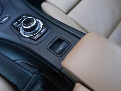 Used 2013 BMW M3 Convertible RWD image 30
