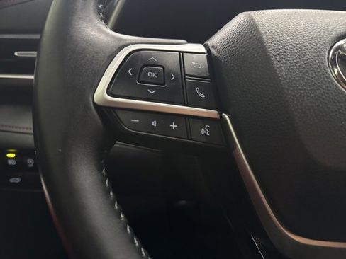Used 2023 Toyota Highlander XSE image 15
