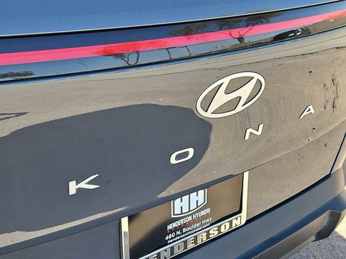 Certified 2025 Hyundai Kona SEL image 12