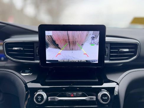 Used 2022 Ford Explorer ST image 11