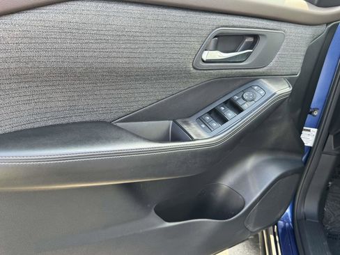 Used 2023 Nissan Rogue SV image 28