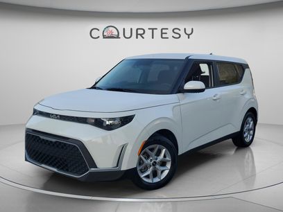 Certified 2025 Kia Soul LX w/ LX Technology Package
