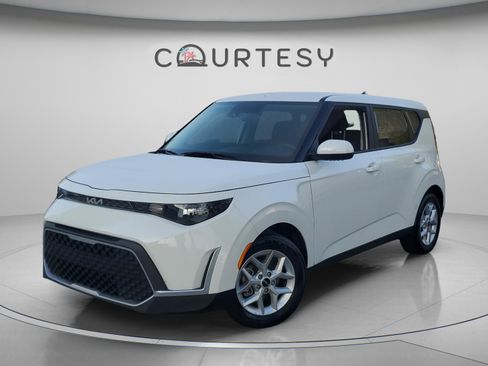Certified 2025 Kia Soul LX w/ LX Technology Package image 1