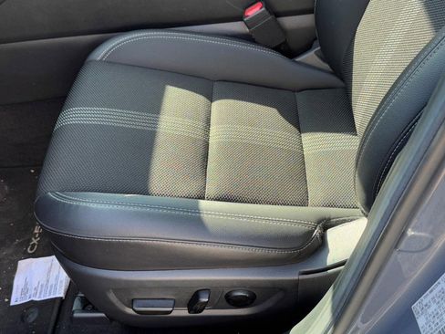 Used 2025 MAZDA CX-50 AWD 2.5 S w/ Premium Package image 22