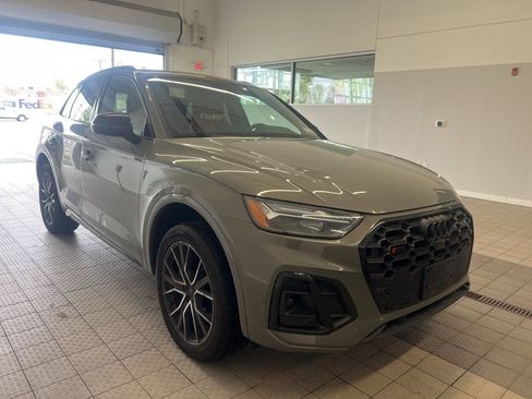 Used 2023 Audi SQ5 Premium Plus w/ Premium Plus Package AWD/4WD image 3
