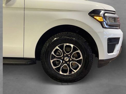 Used 2024 Ford Expedition XLT image 20