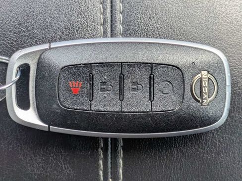 Used 2024 Nissan Pathfinder SV FWD image 32