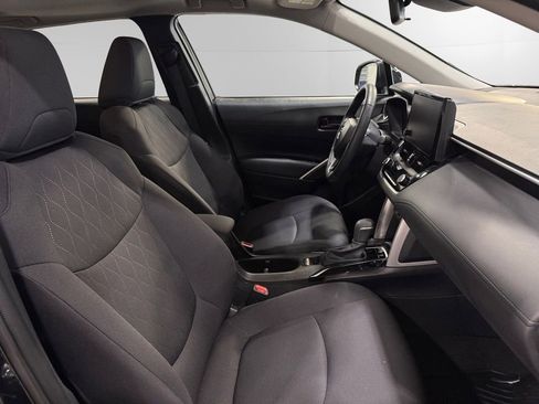 Used 2025 Toyota Corolla Cross LE AWD/4WD image 11
