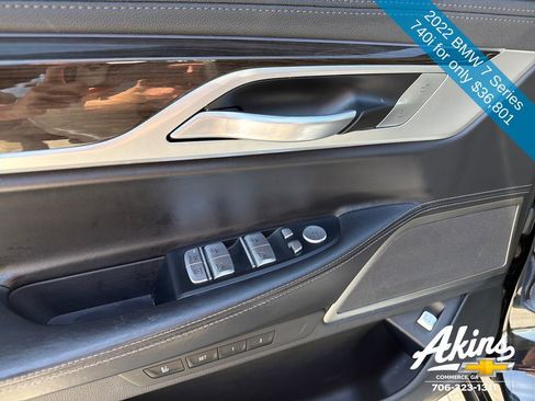 Used 2022 BMW 740i w/ Premium Package RWD image 18