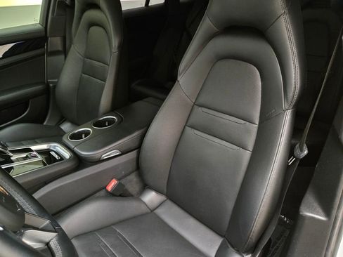 Used 2020 Porsche Panamera 4 image 37
