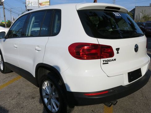 Used 2017 Volkswagen Tiguan Limited w/ Alloy Wheels Package image 3
