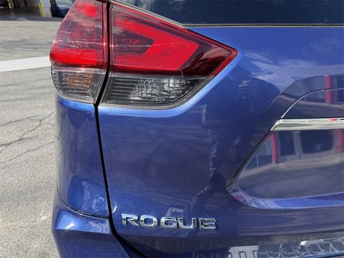 Used 2019 Nissan Rogue SL image 34