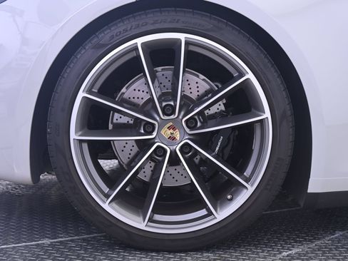 Used 2020 Porsche 911 Carrera 4S AWD/4WD image 16