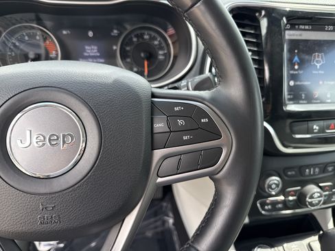 Used 2019 Jeep Cherokee Limited AWD/4WD image 19