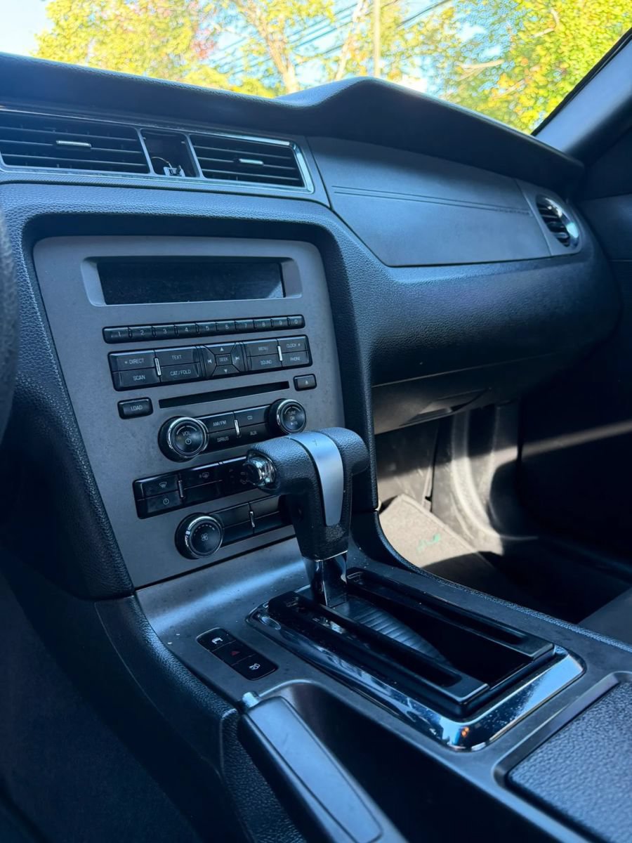 Used 2011 Ford Mustang GT RWD image 12