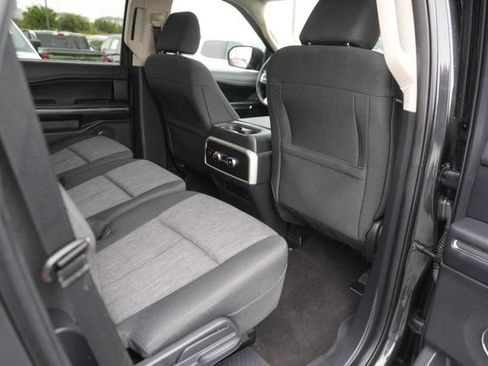 Used 2023 Ford Expedition XLT image 16