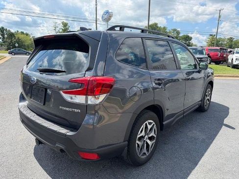 Used 2022 Subaru Forester Premium AWD/4WD image 5