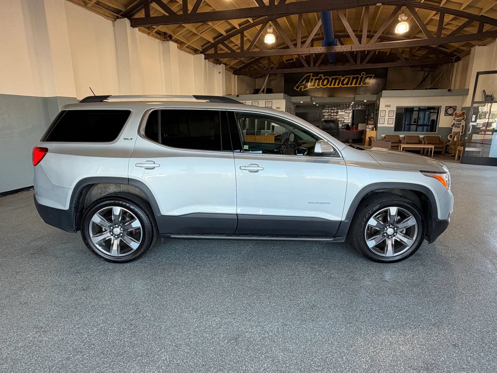 Used 2017 GMC Acadia SLT AWD/4WD image 8