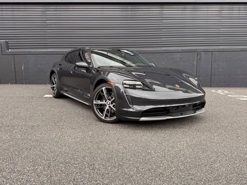 Certified 2022 Porsche Taycan 4 Cross Turismo image 12