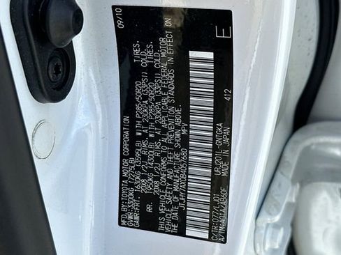 Used 2011 Lexus LX 570 4WD image 38