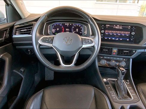 Used 2023 Volkswagen Jetta SEL FWD image 6