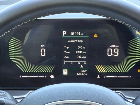 Used 2025 Kia Sorento S w/ Panoramic Sunroof Package FWD image 15