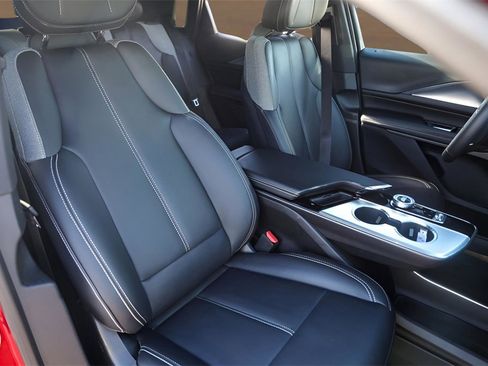 Certified 2024 Cadillac Lyriq Tech w/ Driver Assist Package image 29