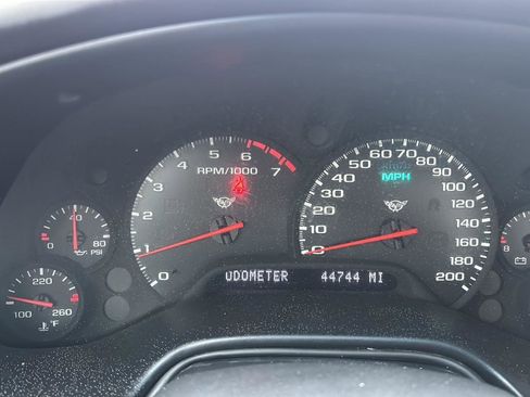 Used 2002 Chevrolet Corvette Convertible w/ Preferred Equipment Group1 image 5