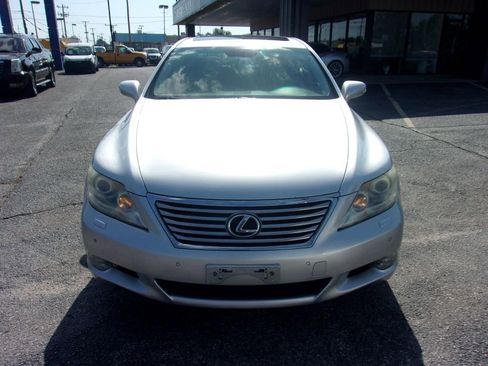 Used 2010 Lexus LS 460 Luxury image 3
