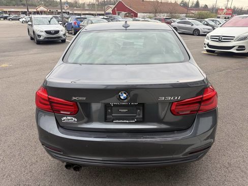 Used 2017 BMW 330i xDrive Sedan AWD/4WD image 9