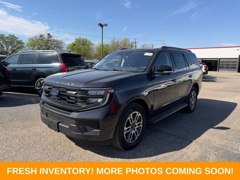 Used 2025 Ford Expedition Active image 3