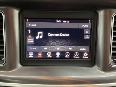 Used 2019 Dodge Charger SXT image 34