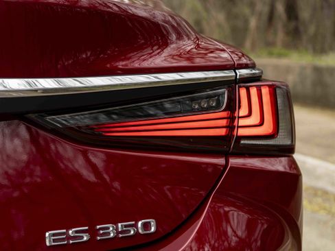 Used 2019 Lexus ES 350 w/ Premium Package image 13