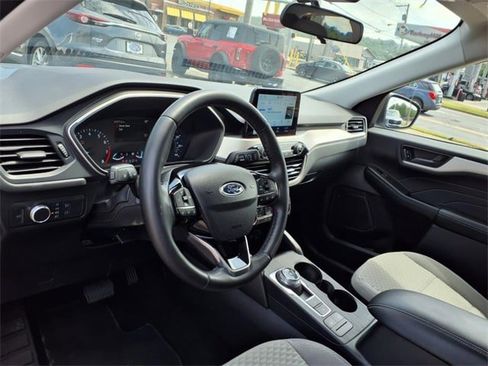Certified 2022 Ford Escape SE w/ SE Sport Appearance Package image 10