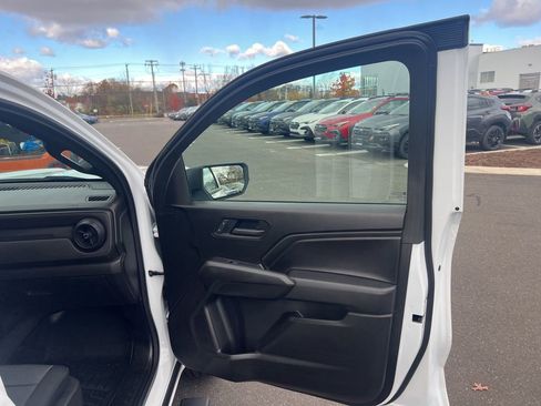 Used 2025 Chevrolet Colorado W/T image 36