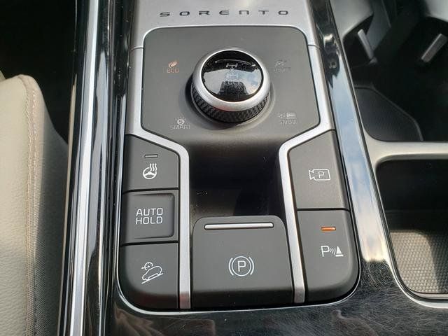 Certified 2023 Kia Sorento SX Prestige w/ Panoramic Sunroof Package AWD/4WD image 28