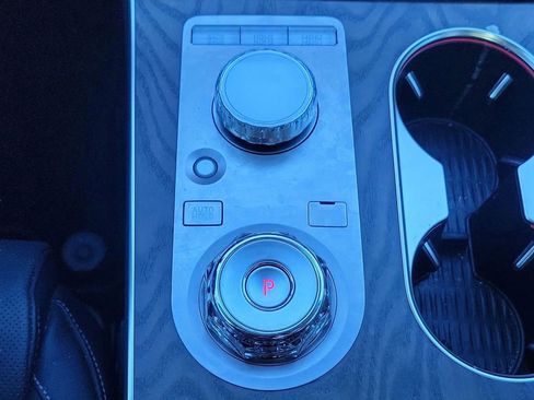 Used 2025 Genesis GV80 2.5T Advanced image 13